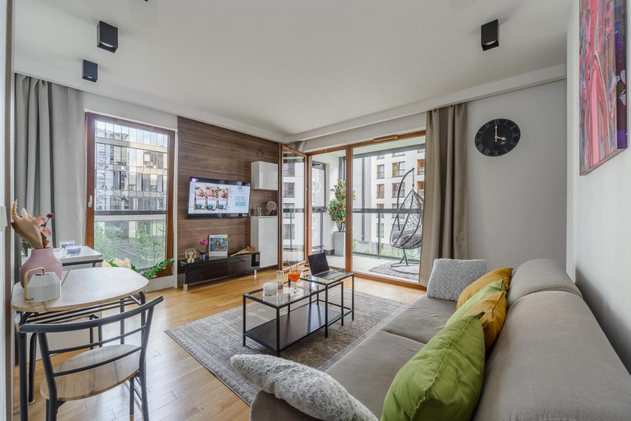 Modern Apartments With Access To The Pool Near Rondo Daszynskiego Station Warsaw Exterior photo