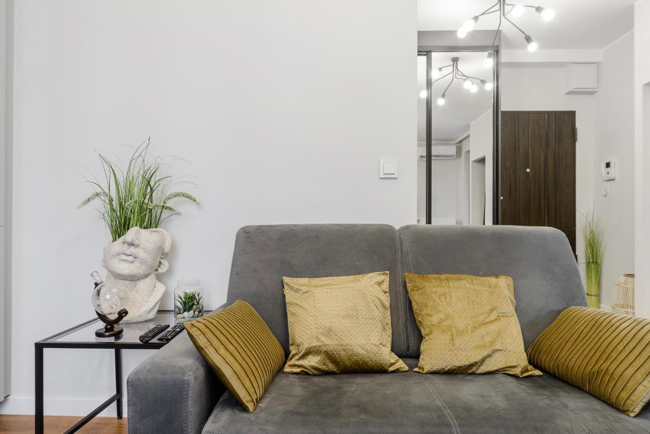 Modern Apartments With Access To The Pool Near Rondo Daszynskiego Station Warsaw Exterior photo