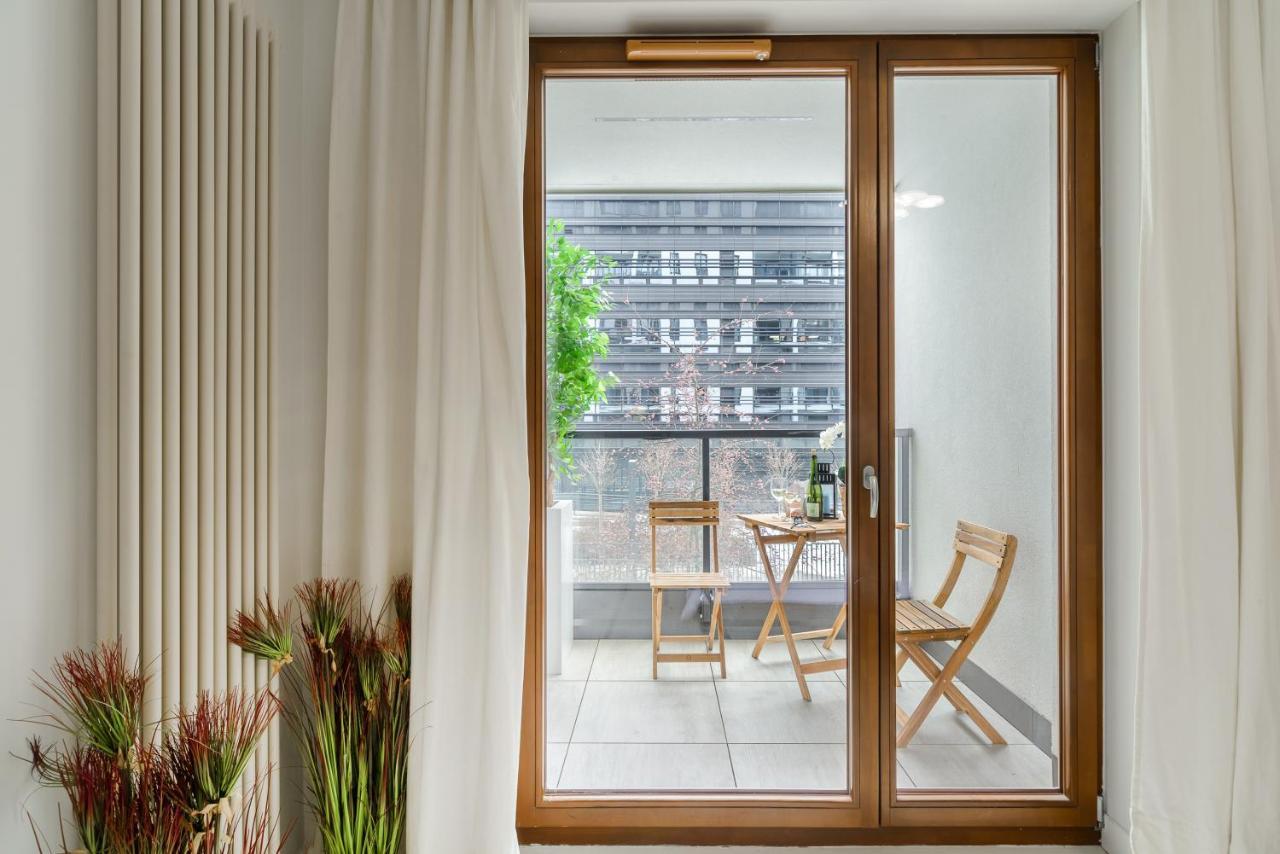 Modern Apartments With Access To The Pool Near Rondo Daszynskiego Station Warsaw Exterior photo